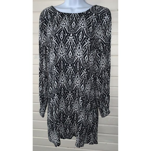 Billabong Sz MEDIUM Black White Scoop Back Flowy Blouse Tunic Top *VGUC - Picture 3 of 11